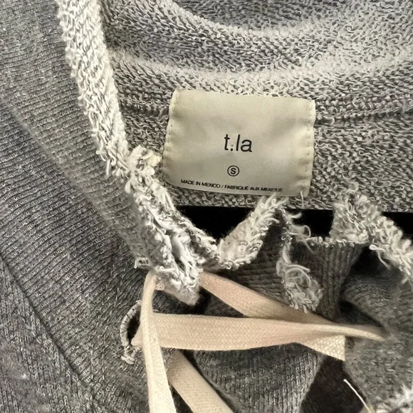 Anthropologie TLA Lace Front Short Sleeves Sweatshirt - Picture 4 of 5